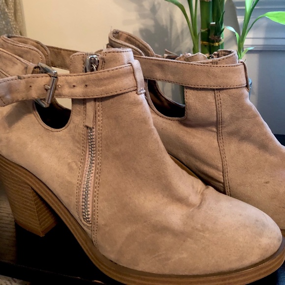 Bershka Light Suede Heeled Boots - Picture 1 of 3